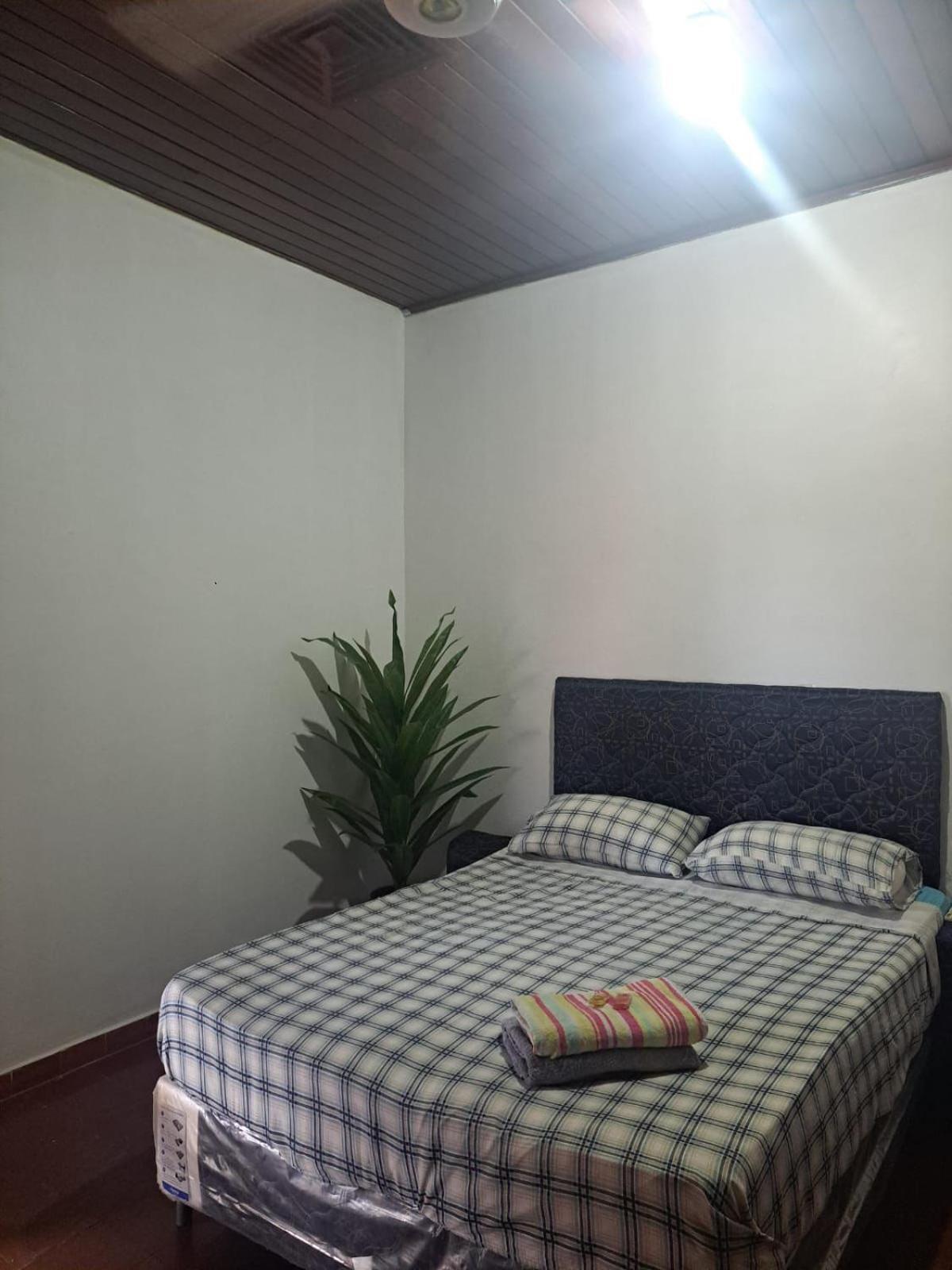 Hummingbird Hostel Ciudad del Este Luaran gambar