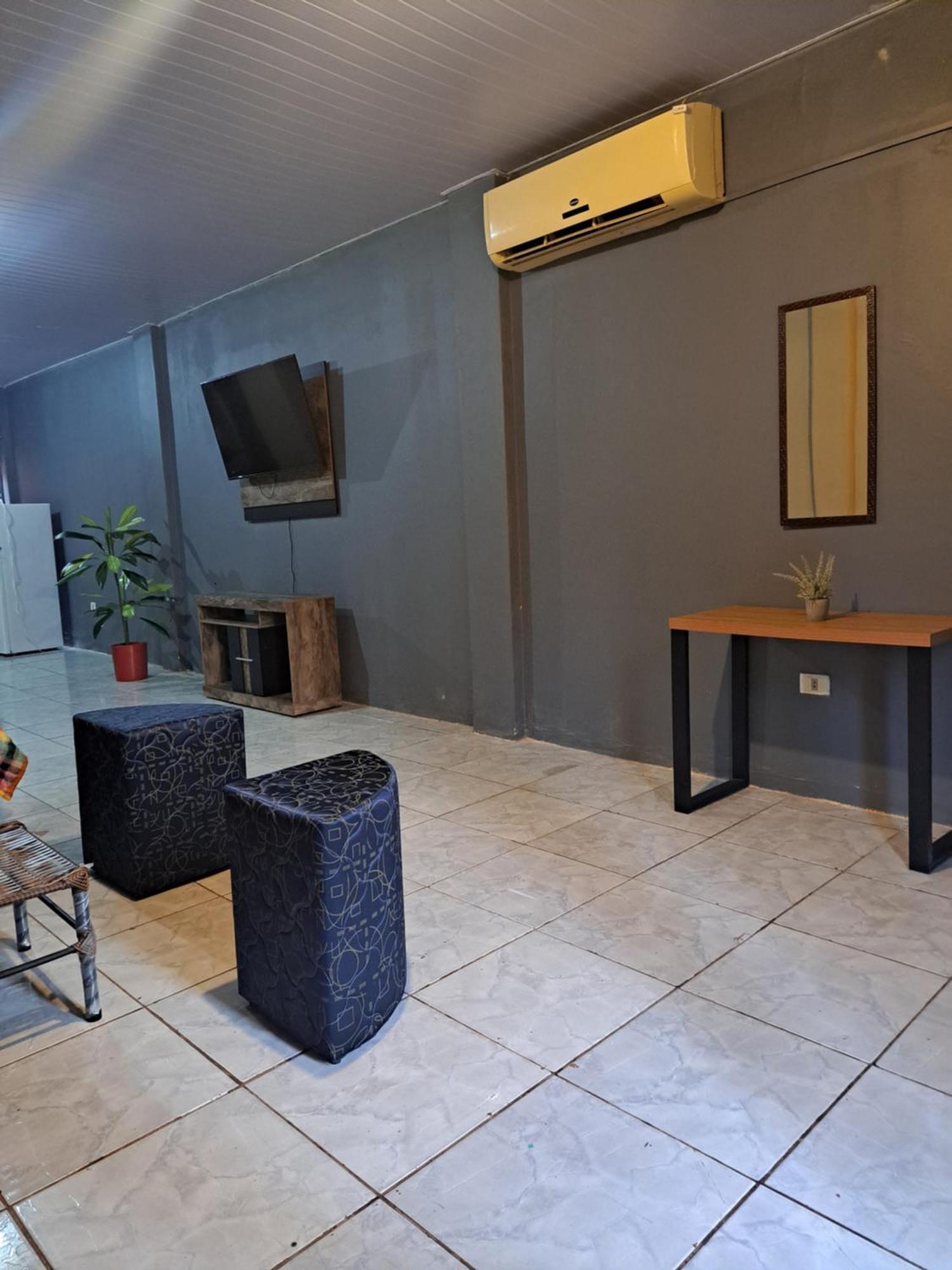 Hummingbird Hostel Ciudad del Este Luaran gambar
