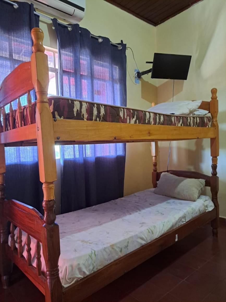 Hummingbird Hostel Ciudad del Este Luaran gambar